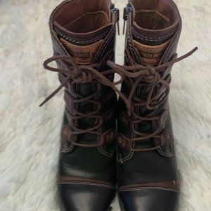 Pikolinos boots Black with brown trim detail. size37. I wear a 7 1/2.